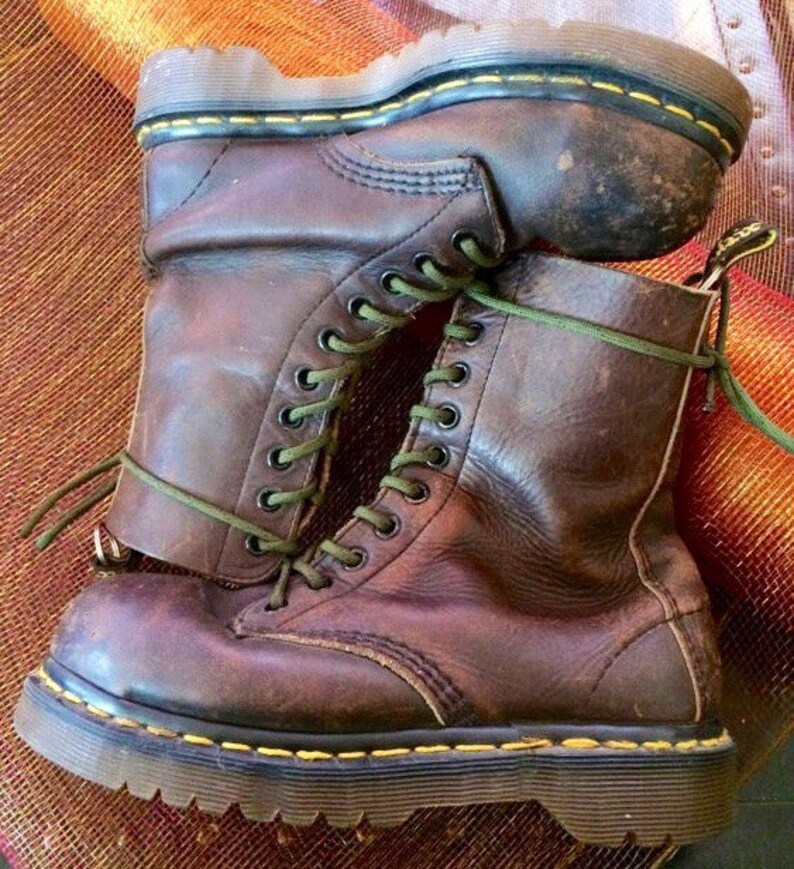 Vintage made in England Doc Marten Boots, Size 4US Men 5US Women SATRA P9425 Seamless Top Etsy