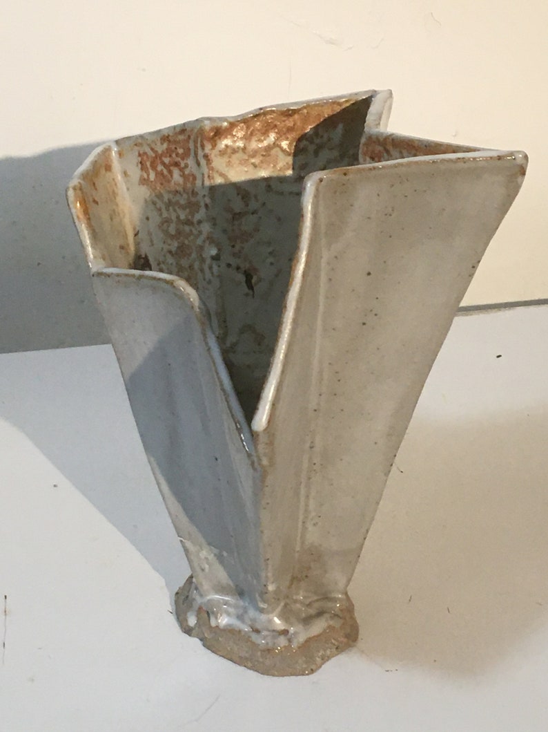 Fan Vase Sculpture UT White slab FANVASE99UTWhUHCL image 7