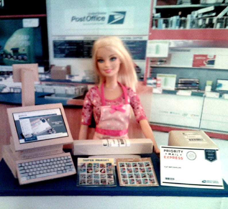 Girlfriend toys office raunchybastards