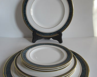 Royal Doulton Biltmore 2 Dinner Plates, 3 Salad Plates, 3 Bread Butter Plates