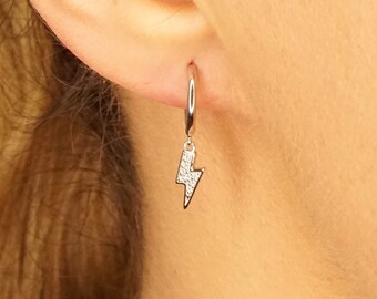 Pendientes de aro CZ Lightning Bolt Huggie en plata de ley, plata u oro, pendientes de aro Lightning Bolt, Lightning Bolt