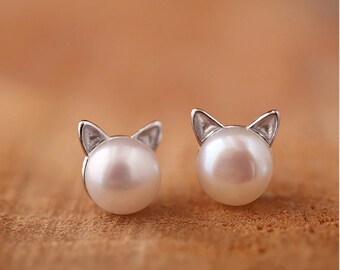 Minimalist Tiny Cat Pearl Stud Earrings for Cat Lover Best Friend Gift