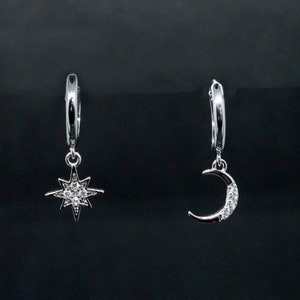 Boucles d'oreilles Huggie lune et étoile pavées Boucles d'oreilles pendantes diamants en or Bijoux célestes Cadeau parfait pour elle image 3