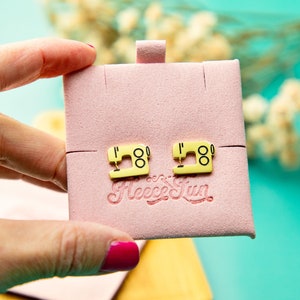 Vergoldete Nähmaschine Ohrringe | Geschenke für Quilterinnen | Geschenke für Näherinnen | Strumpf Stuffers für Frauen