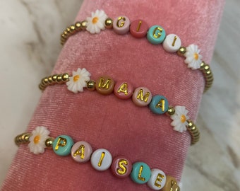 Personalized Name Daisy Beaded Bracelet