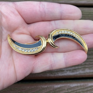 Vintage Jewelry Signed Trifari Beautiful Black Enamel and Rhinestone Pin Brooch