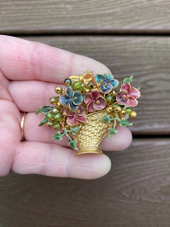 Vintage Jewelry Gorgeous Highly Detailed Enamel a… - image 1