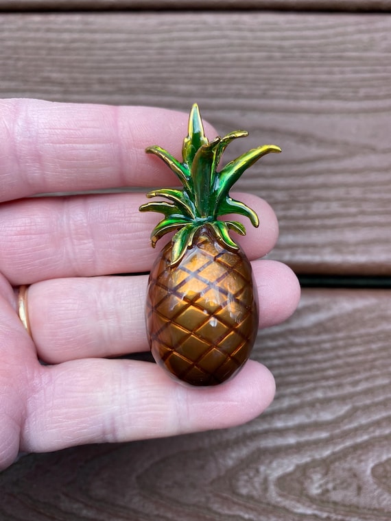 Vintage Jewelry Beautiful Enamel Pineapple Fruit Pin Brooch
