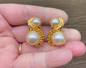 Vintage Jewelry Signed Premier Designs Gorgeous Pearl and Gold Tone Clip On Earrings