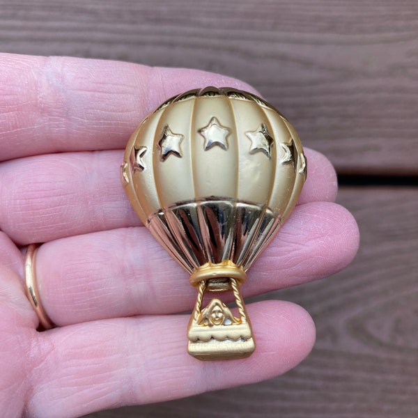 Vintage Jewelry Signed AJC Adorable Gold Tone Woman in Hot Air Balloon Pin Brooch