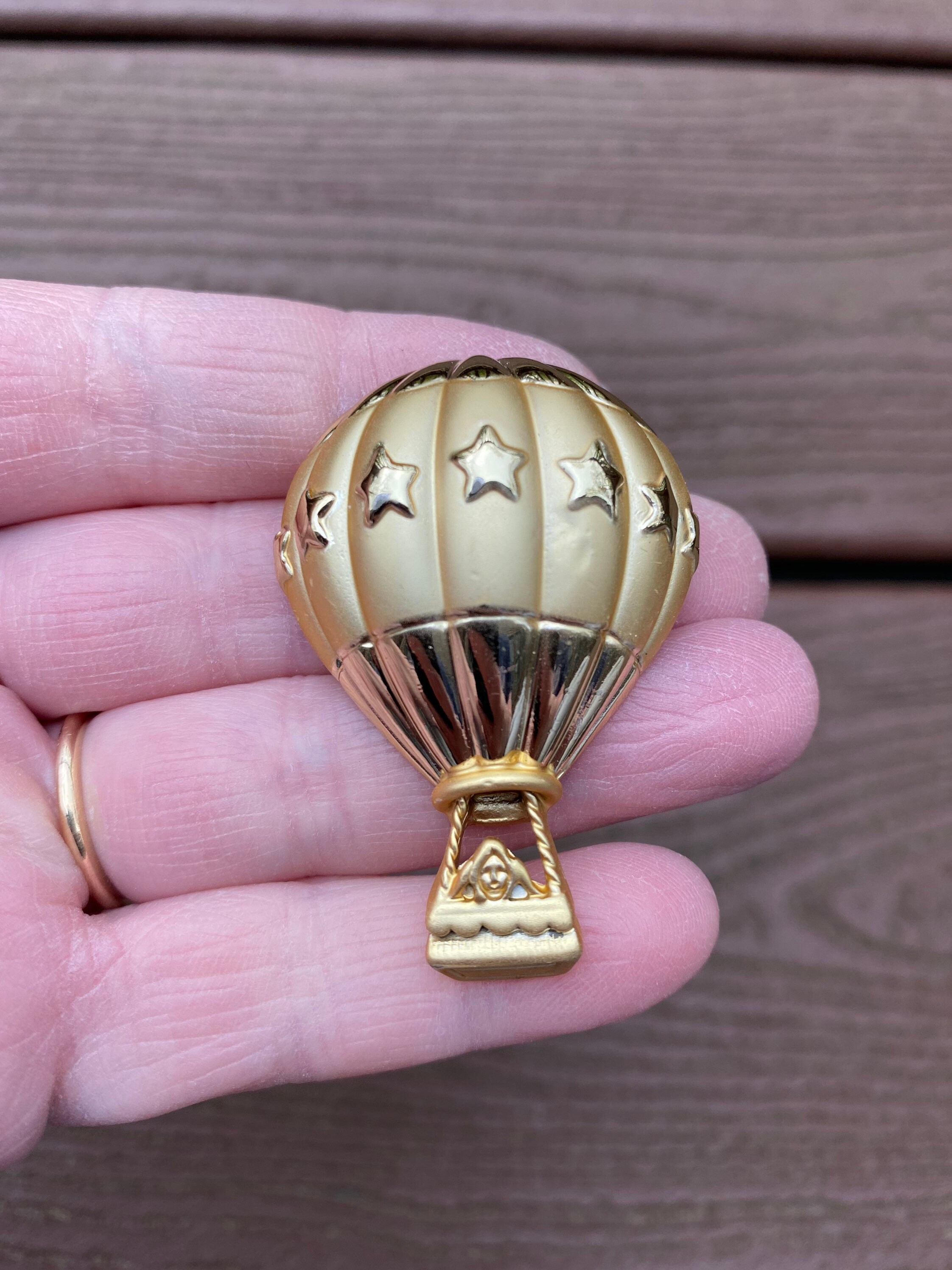 Hot air balloon best sale brooch