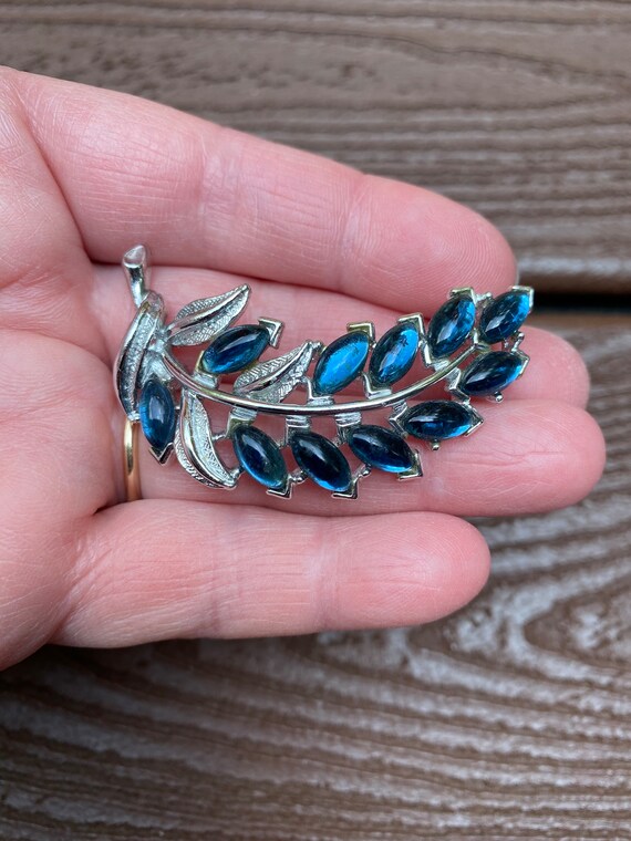 Vintage Jewelry Signed Art Arthur Pepper Beautiful Blue Jelly Leaf