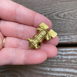 Vintage Jewelry Signed MMA Metropolitan Museum of Art Beautiful Gold Tone Frog Pin Brooch and Pendant