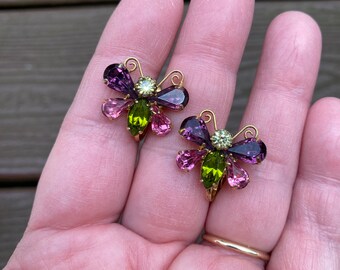 Joyería vintage hermoso clip de mariposa de diamantes de imitación púrpura rosa y verde en pendientes