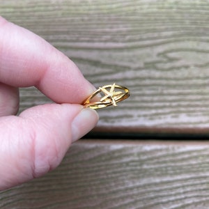 Vintage Jewelry Beautiful Gold Tone Starfish Adjustable Ring