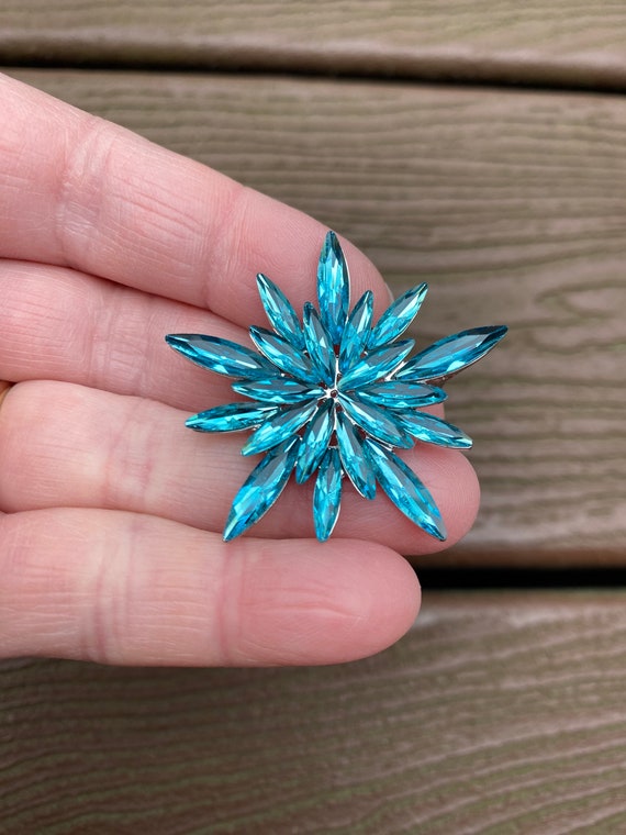 Vintage Jewelry Blue Crystal Navarette Navet… Gem