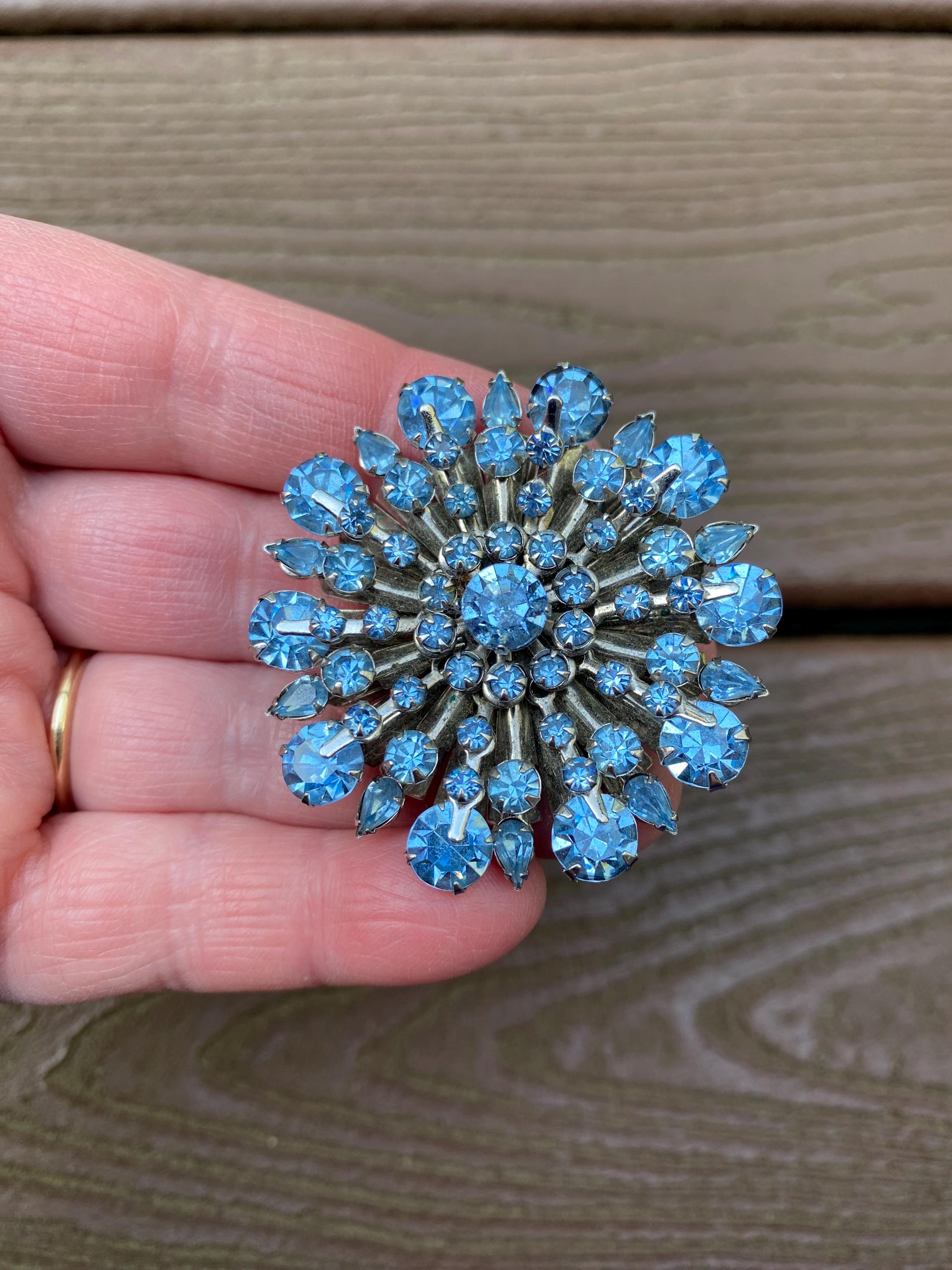 Vintage Jewelry Gorgeous Mid Century Blue Rhinestone Starburst Statement Pin Brooch