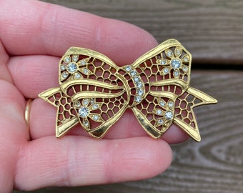 Vintage Jewelry Beautiful 1928 Gold Tone and Rhinestone Bow with Flowers Victorian Revival Pin Brooch