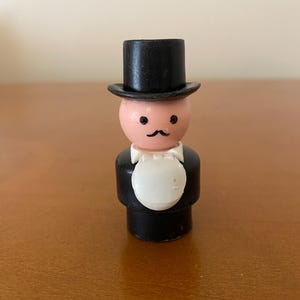 Vintage Fisher-Price Little People plastic circusdirecteur