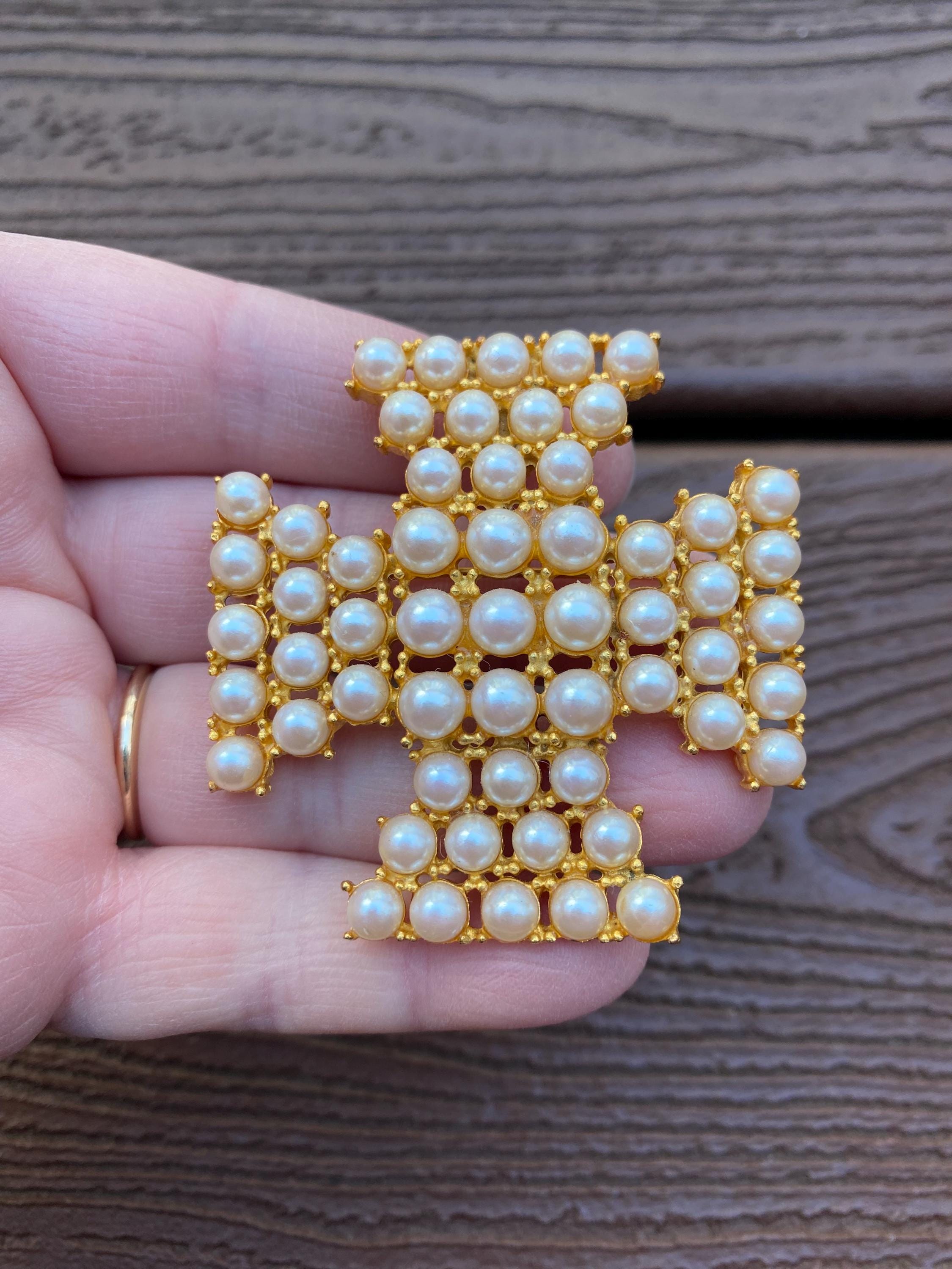 Broche Vintage Signée Ann Taylor – Forme Infini En Métal Doré, Occasion En Bon état, Bijou élégant