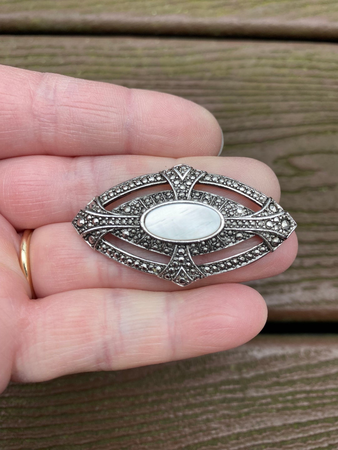 Broche Ancienne Avec Marcassites Et Perle Nacrée | Bijou Vintage Argenté - Occasion En Bon état