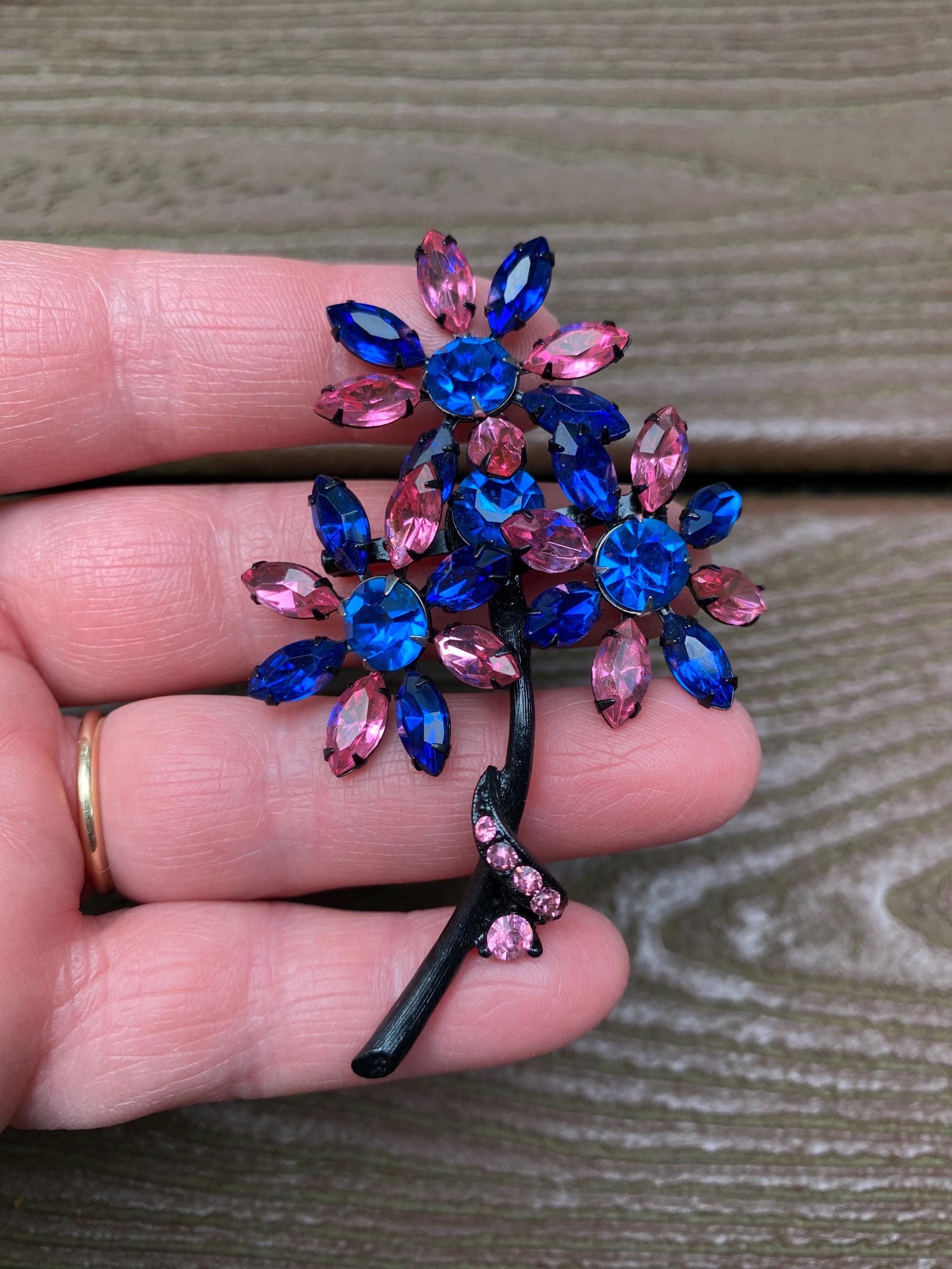 Vintage Jewelry Lovely Pink and Blue Rhinestone Flowers Pin Brooch