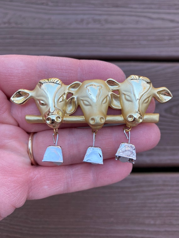 Vintage Jewelry Signed AJC Dairy Farm Three Cows w