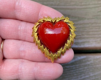 Vintage Jewelry Beautiful Gold Tone and Red Lucite Lionheart Lion Heart Brave Person Pin Brooch