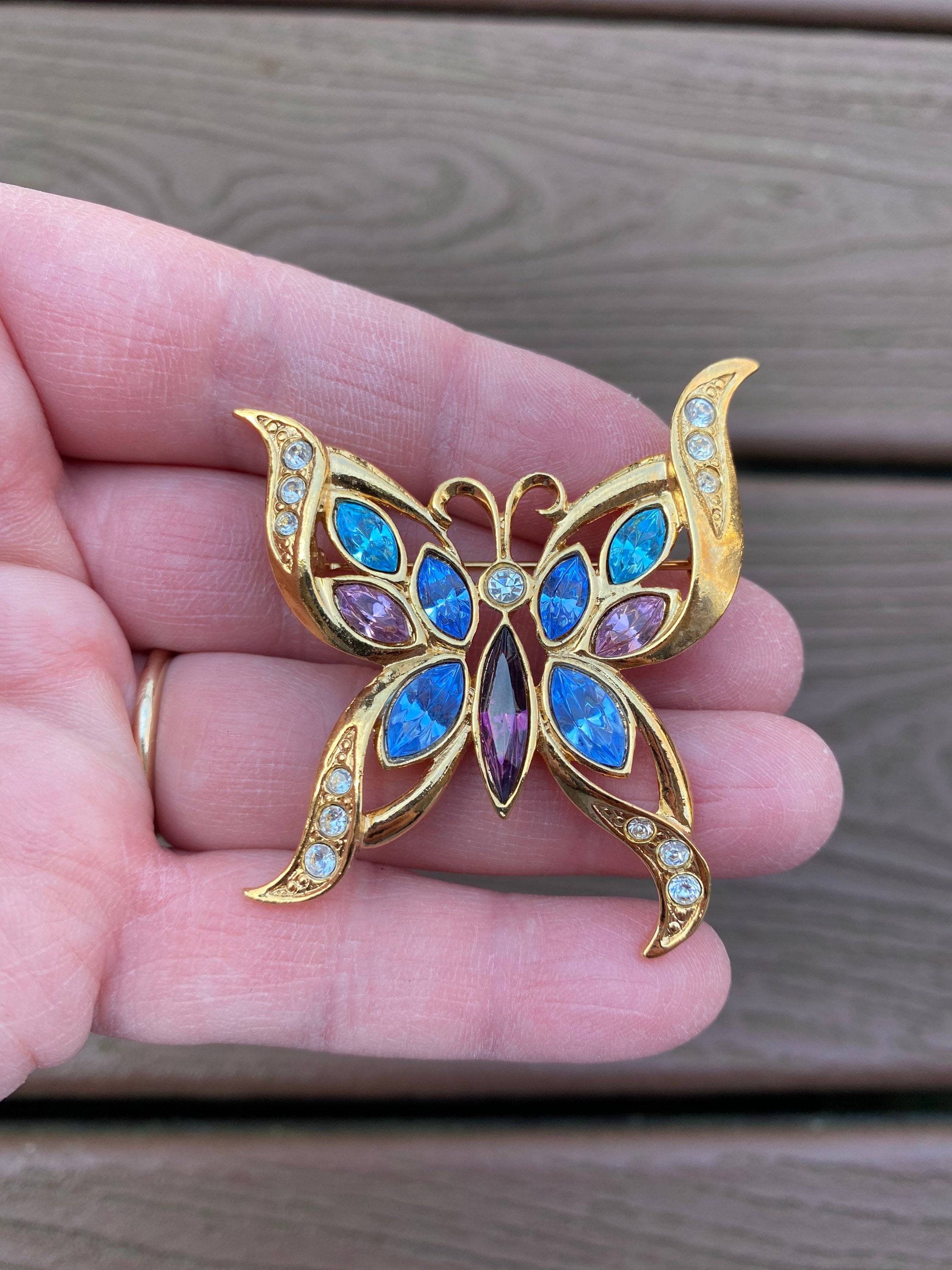 Broche Papillon Avon 1995 - Fausses Perles Argentées - Neuve Dans Sa Boîte (état Correct)