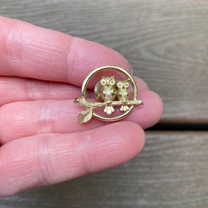 Vintage Jewelry Signed Avon Adorable Owl Friends on Branch Tie Tack Pin Brooch