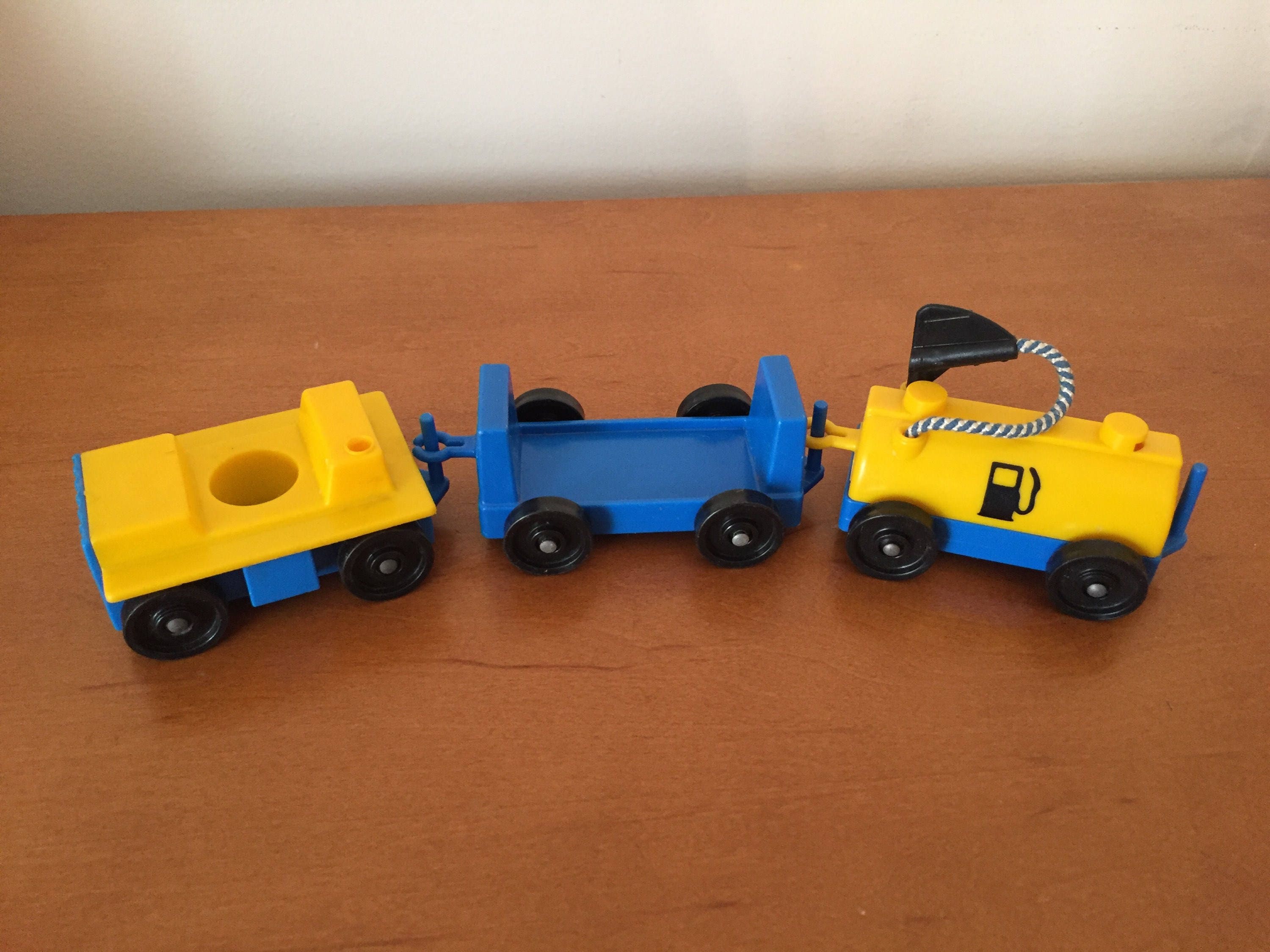 Pretend Play Vintage 1980's Fisher Price Little People Yellow Blue