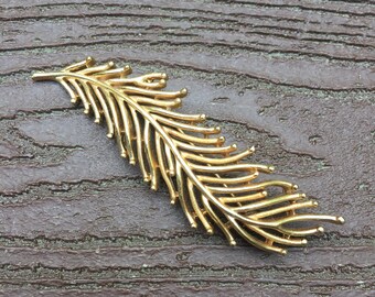 Vintage Signed Trifari Ocean Seaweed Fringe Pin Brooch
