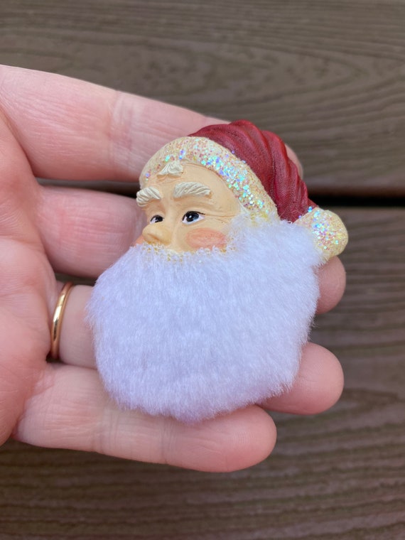 Vintage Jewelry Adorable Santa Claus With Fuzzy Beard Christmas