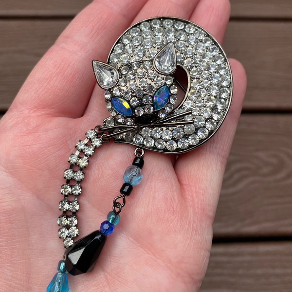 Vintage Jewelry Absolutely Stunning Rhinestone Curled Up Kitty Cat Pin Brooch