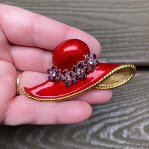 Vintage sieraden Mooi emaille en paarse strass Red Hat Society-speldbroche