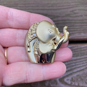 Vintage Jewelry Signed AJC Adorable Mommy and Baby Elephant Pin Brooch