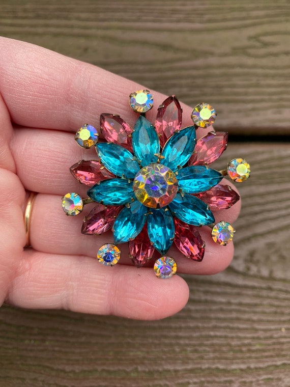 Vintage Jewelry Gorgeous Pink Blue and Aurora Bor… - image 2