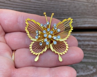 Vintage Jewelry Signed Monet Beautiful Wire and Rhinestone