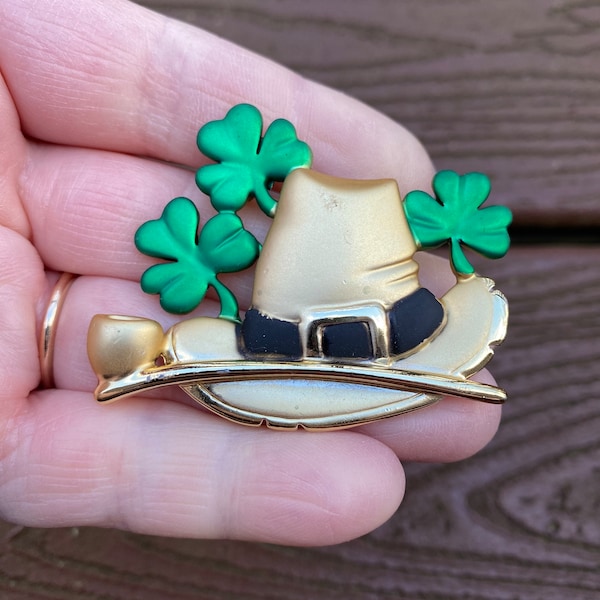 Vintage Jewelry Signed AJC Beautiful St. Patrick’s Day Leprechaun Hat with Pipe and Shamrocks Pin Brooch