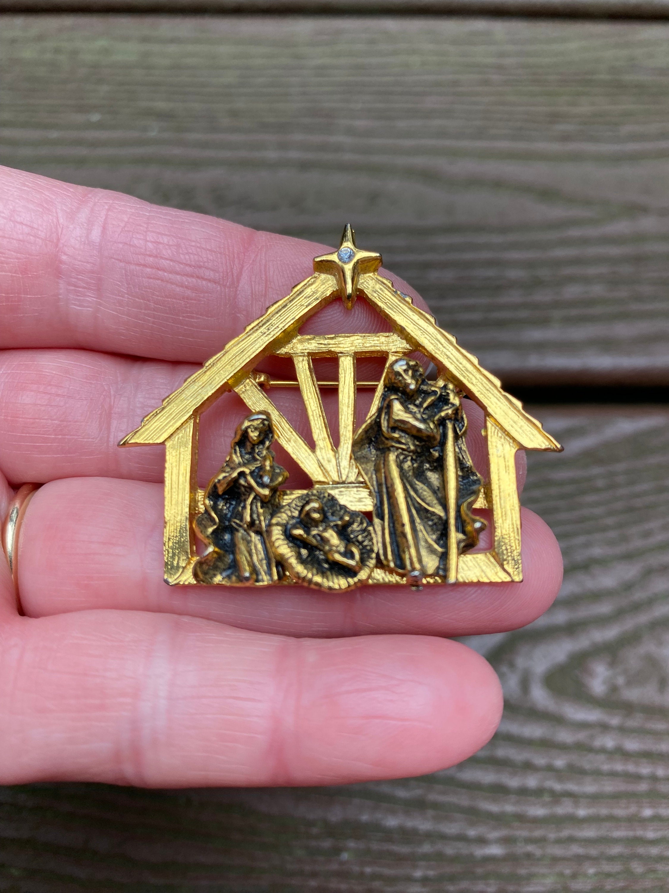 Nativity pin jewelry deals