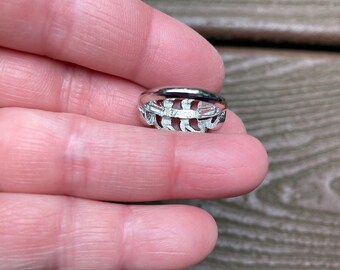 Vintage Jewelry Signed Avon Beautiful 1970s New Old Stock Silver