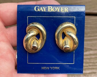 Vintage Jewelry Beautiful Gay Boyer Gold Tone Knots Runway Clip On Earrings New on Card