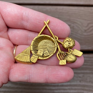 Vintage Jewelry Signed Danecraft Beautiful Gold Tone Vegetable Harvest Seeds Garden Gardening Rake Pin Brooch