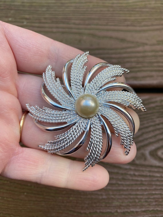 Vintage Jewelry Signed Sarah Coventry Beautiful Silver Tone and