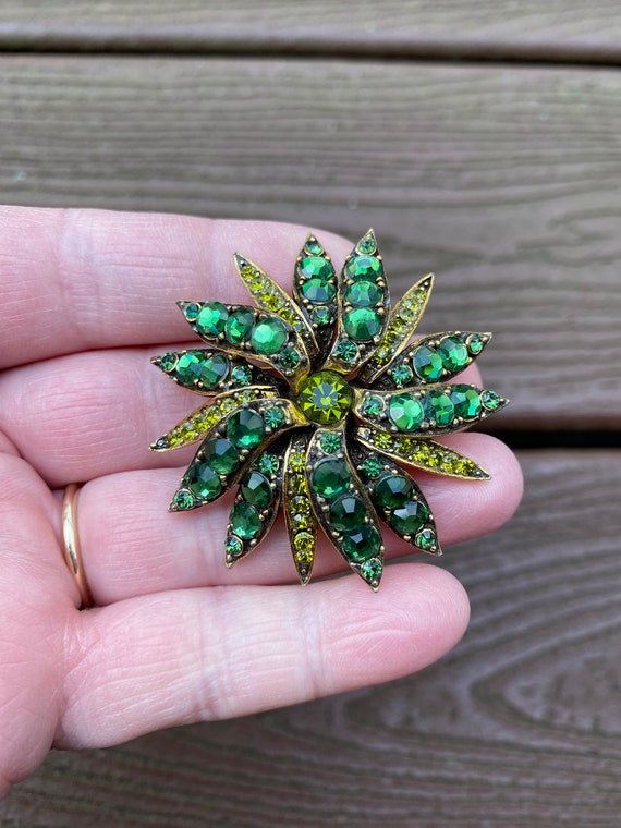 Vintage Jewelry Gorgeous Green Rhinestone and Gold