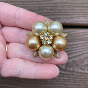 Vintage Jewelry Gorgeous Pearl Enamel and Rhinestone Flower Pin Brooch