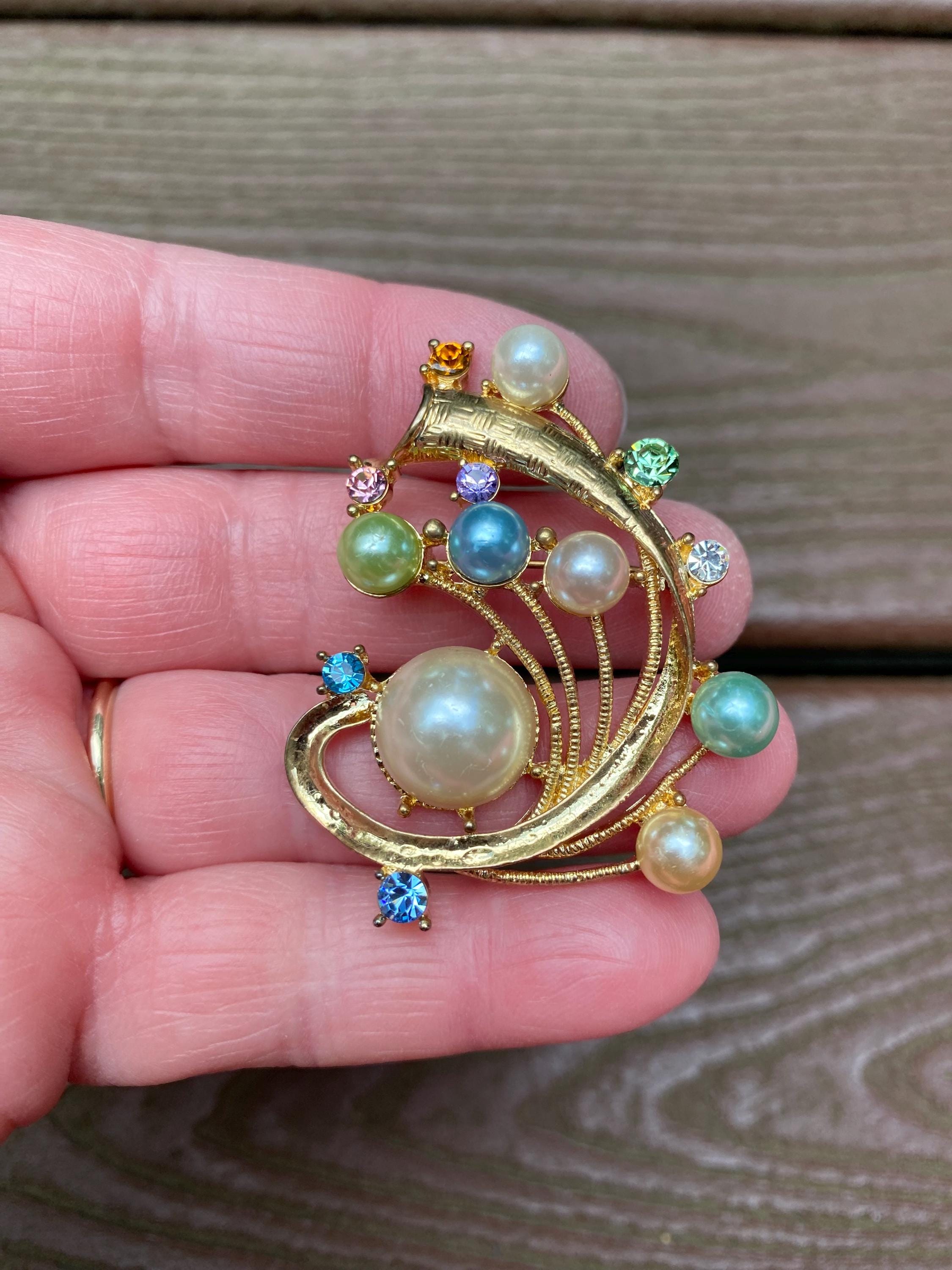 Vintage Jewelry Gorgeous Gold Tone Rhinestone and Pearl Statement Pin Brooch