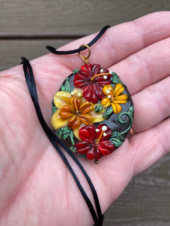 Vintage jewelry beautiful artisan Gem