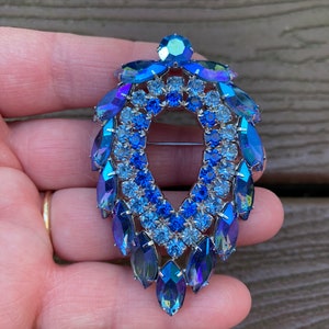 Vintage Jewelry Juliana D & E for Sarah Coventry Stunning Blue Lagoon Rhinestone Pin Brooch
