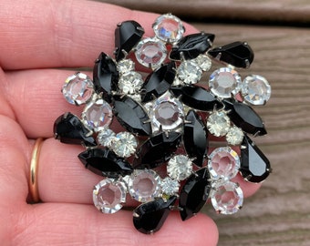 Bijoux vintage Belle broche tendance en strass noir et blanc